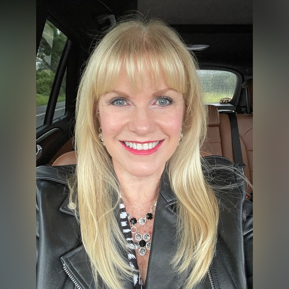 Meet your Posher, BethamyB - Picture 1 of 3